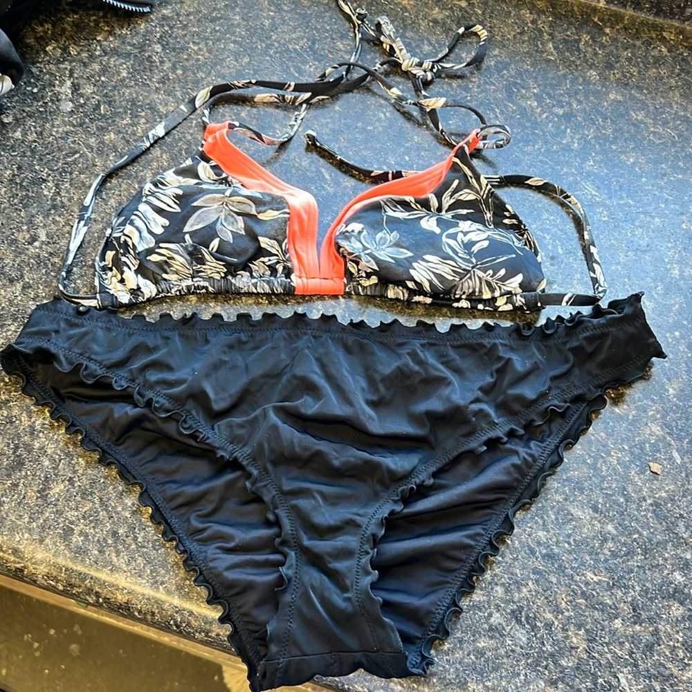Black/neon coral Bikini